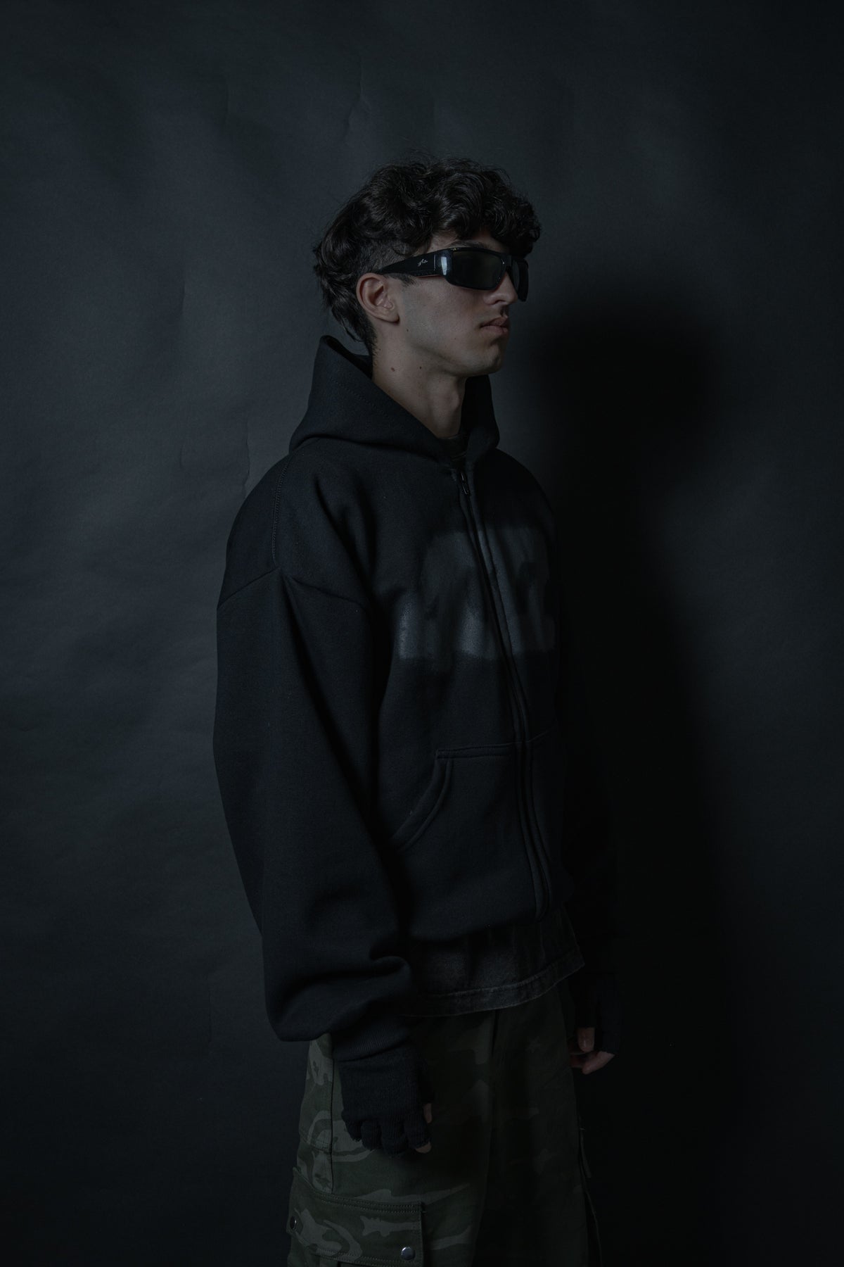 ZIP-HOODIE "NO-ZZ"